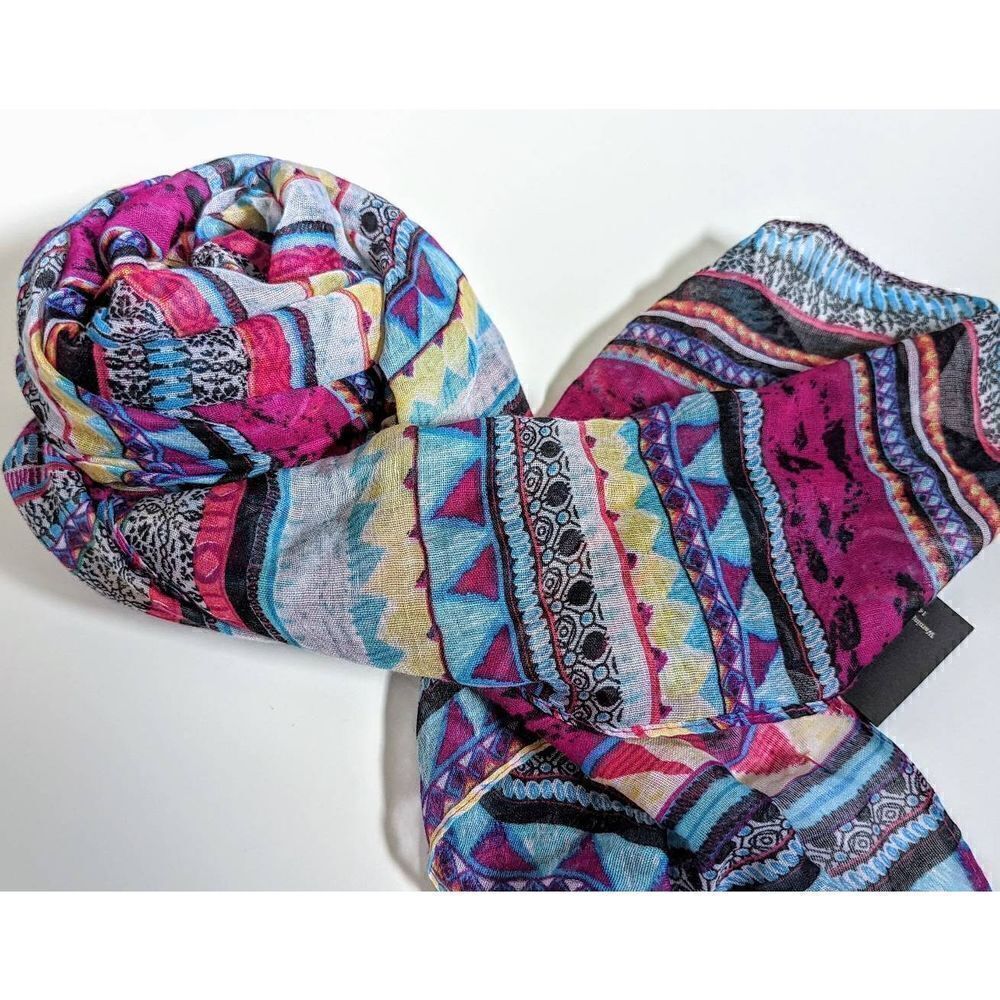 Ladies Aztec Scarf - Picture 7 of 13